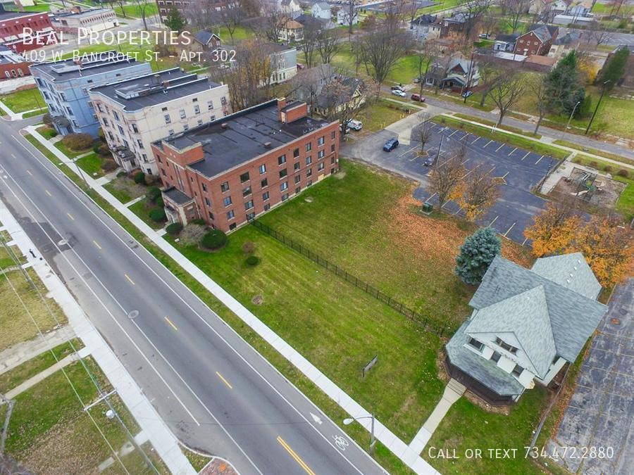 409 W Bancroft St – photo 1