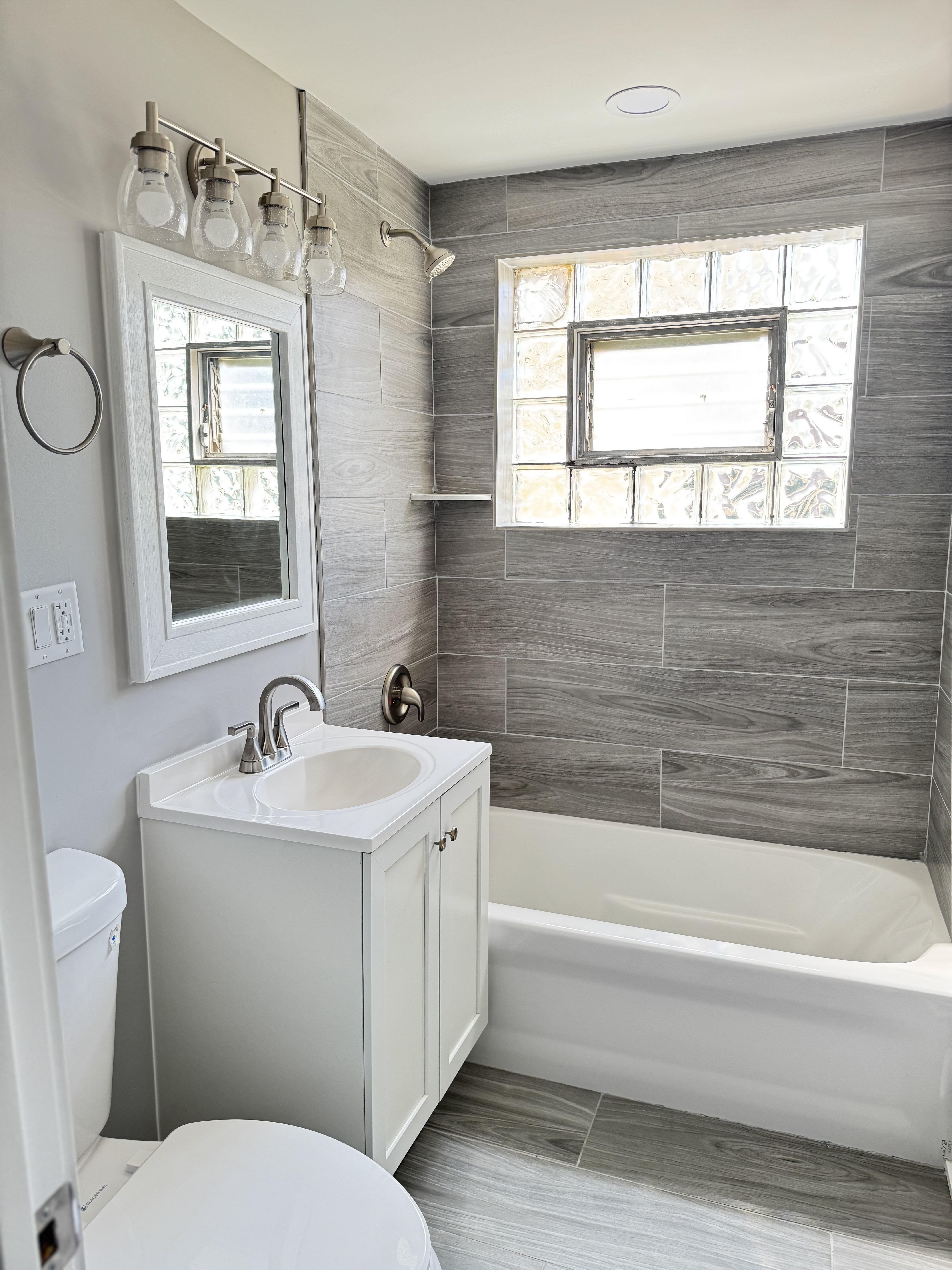843 W 123rd St unit V4 – photo 4