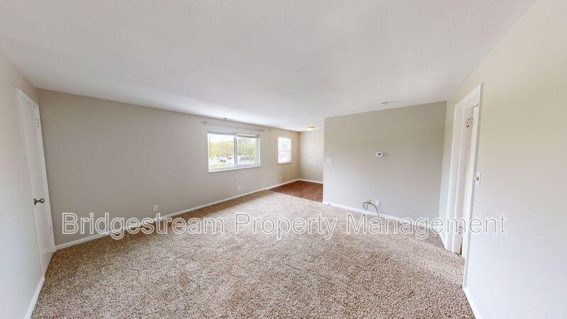 92 W Franklin St unit 5 – photo 2