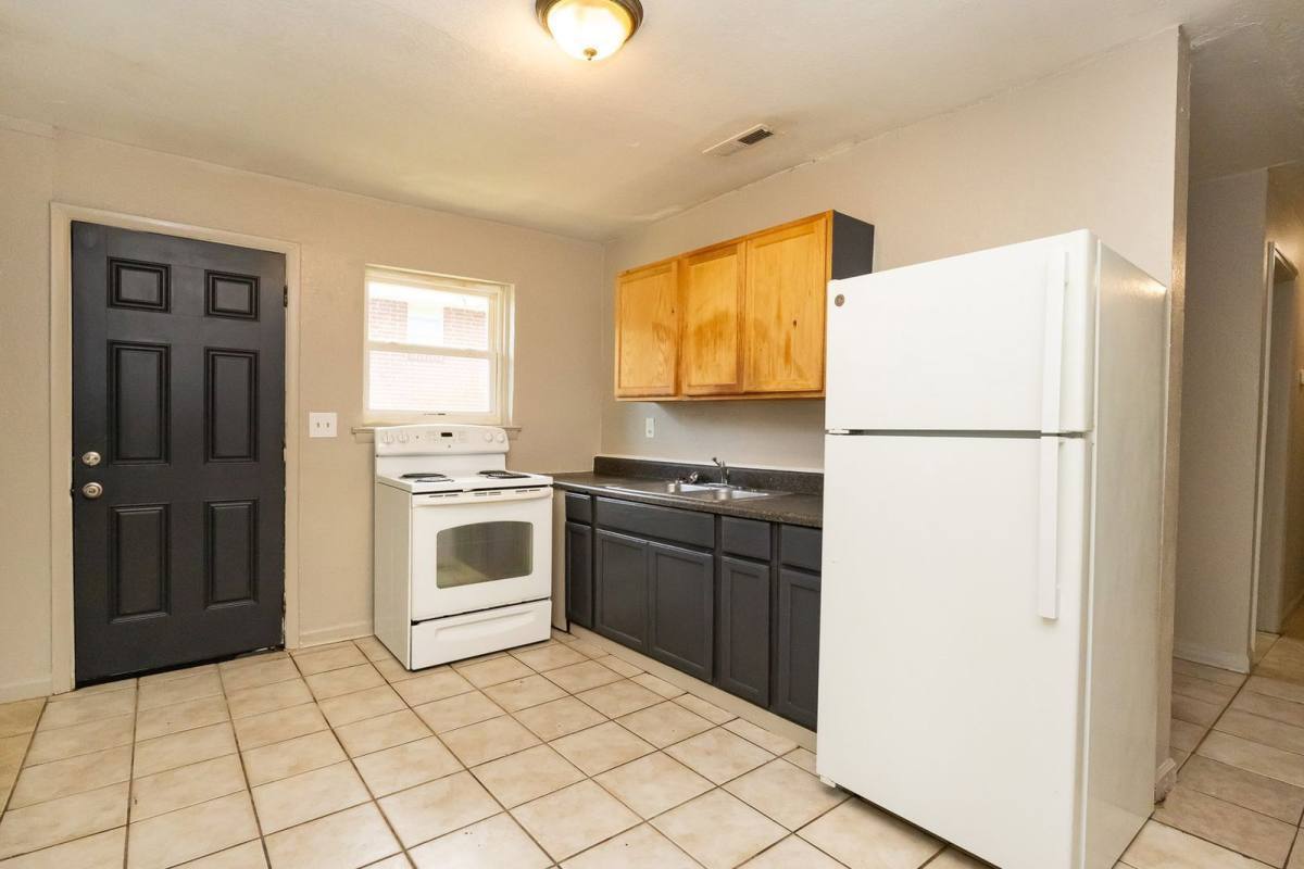 852 Arlington Ave unit 852 – photo 1