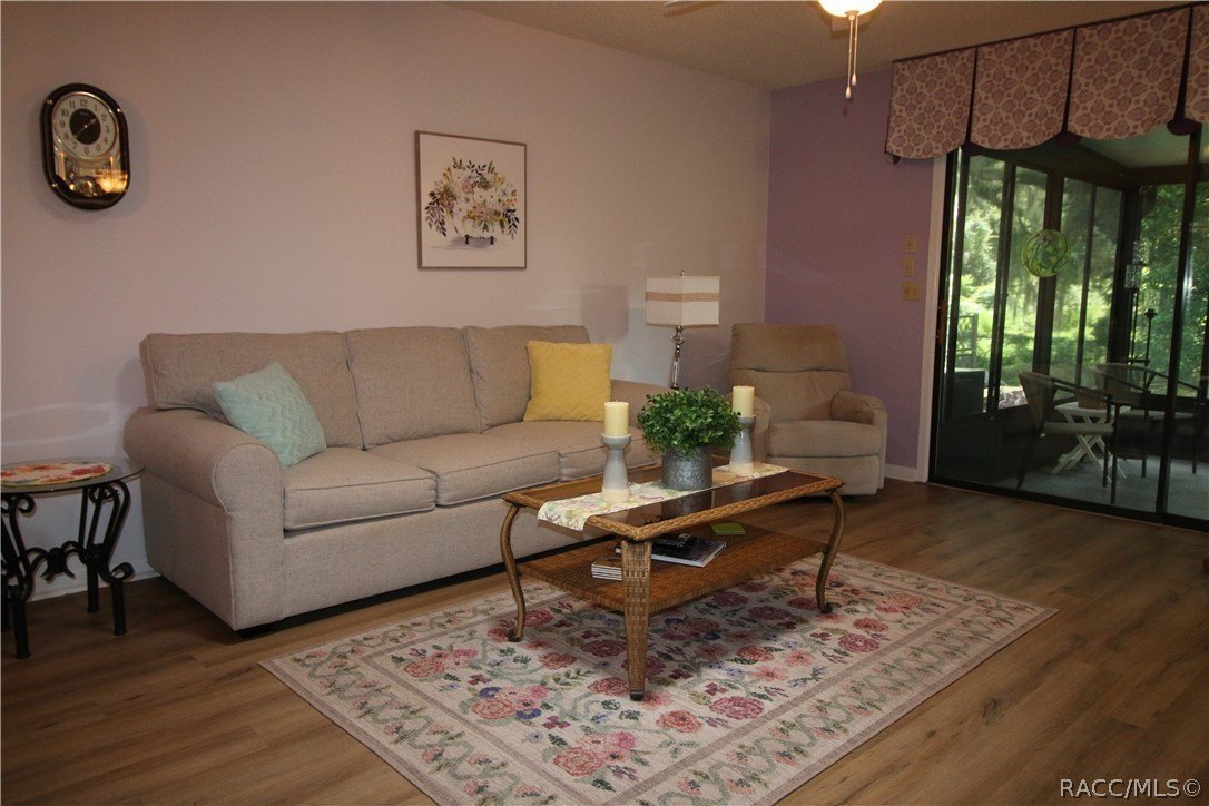 6884 Culpepper Ct – photo 4