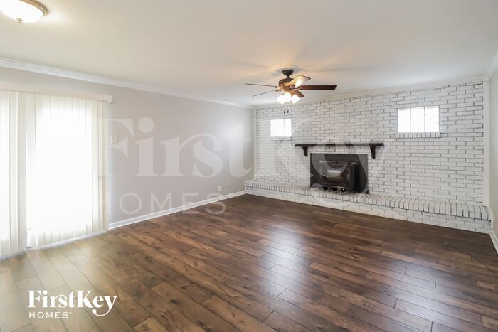 958 Sheffield Dr – photo 3