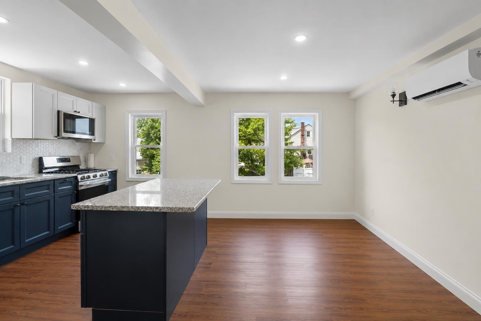 731 Humboldt St – photo 5