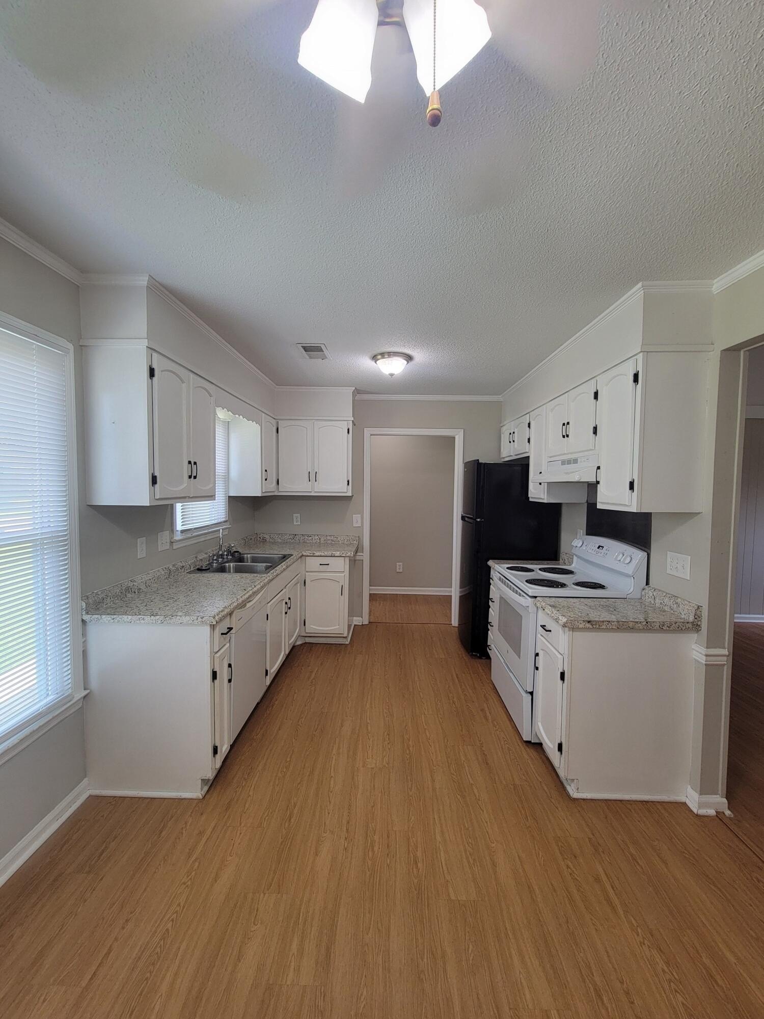 336 Salem Dr – photo 3