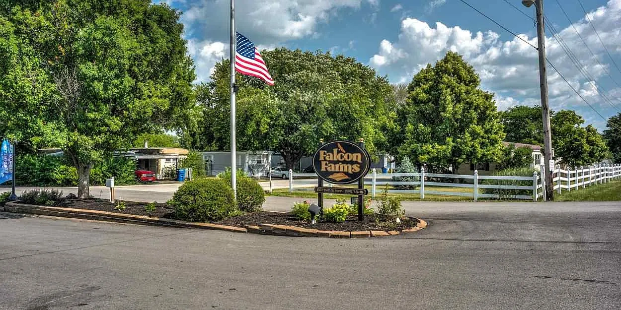 Falcon Farms – photo 5