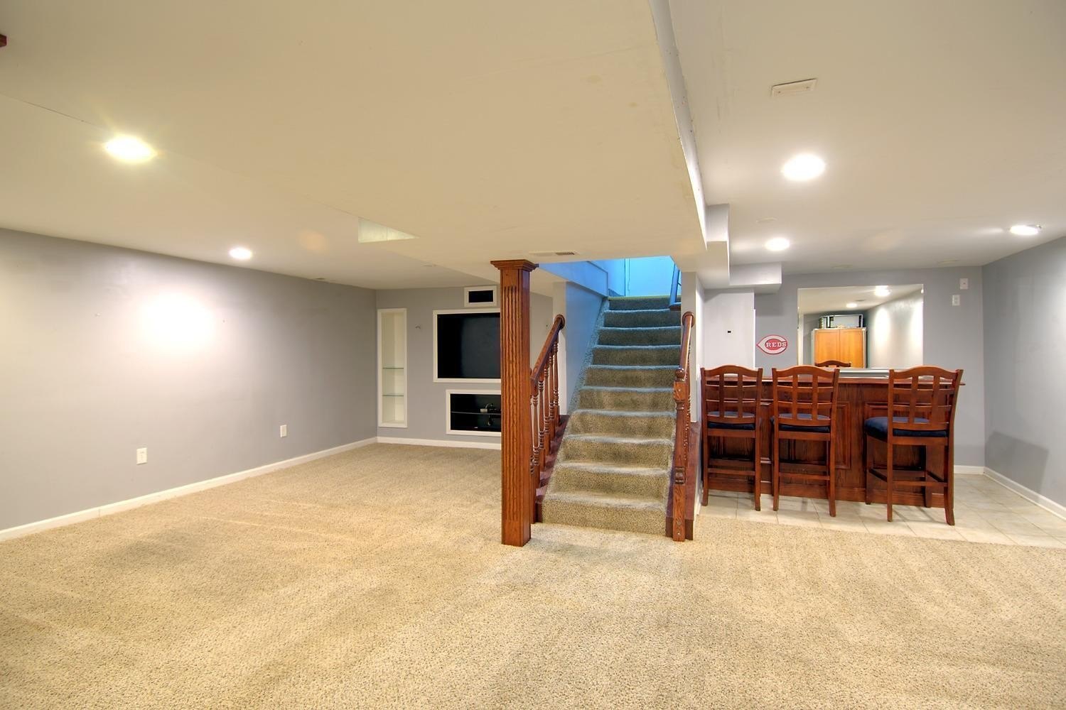 690 Doris Jane Ave – photo 2