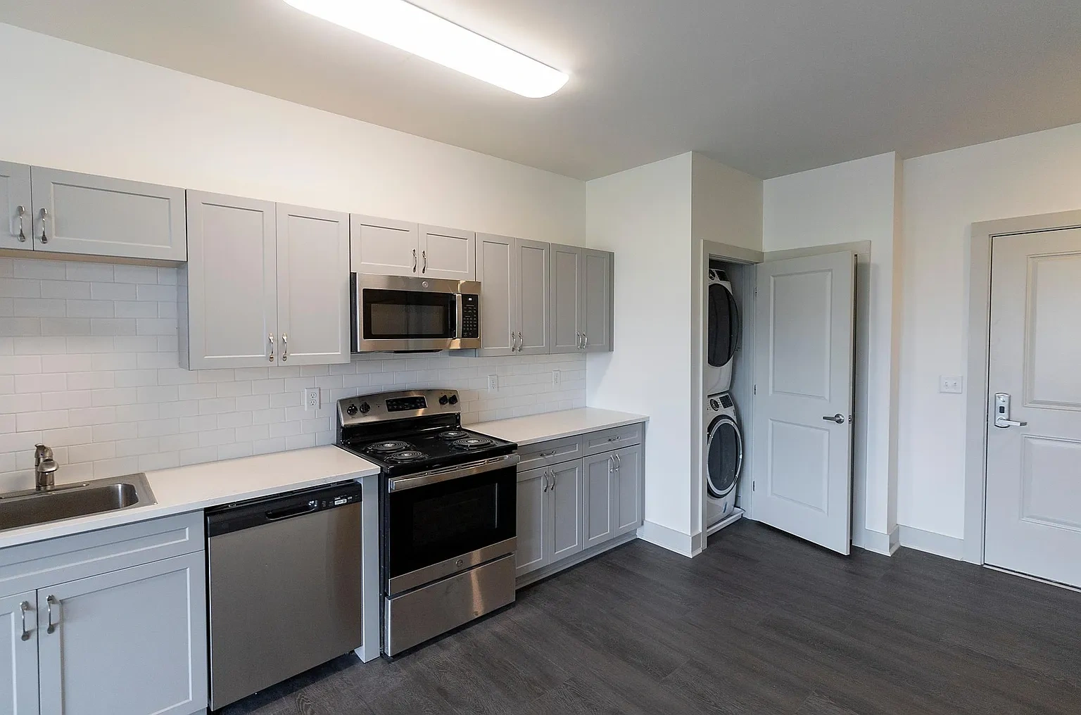 DeLaet's Landing - 99 New Broadway – photo 4