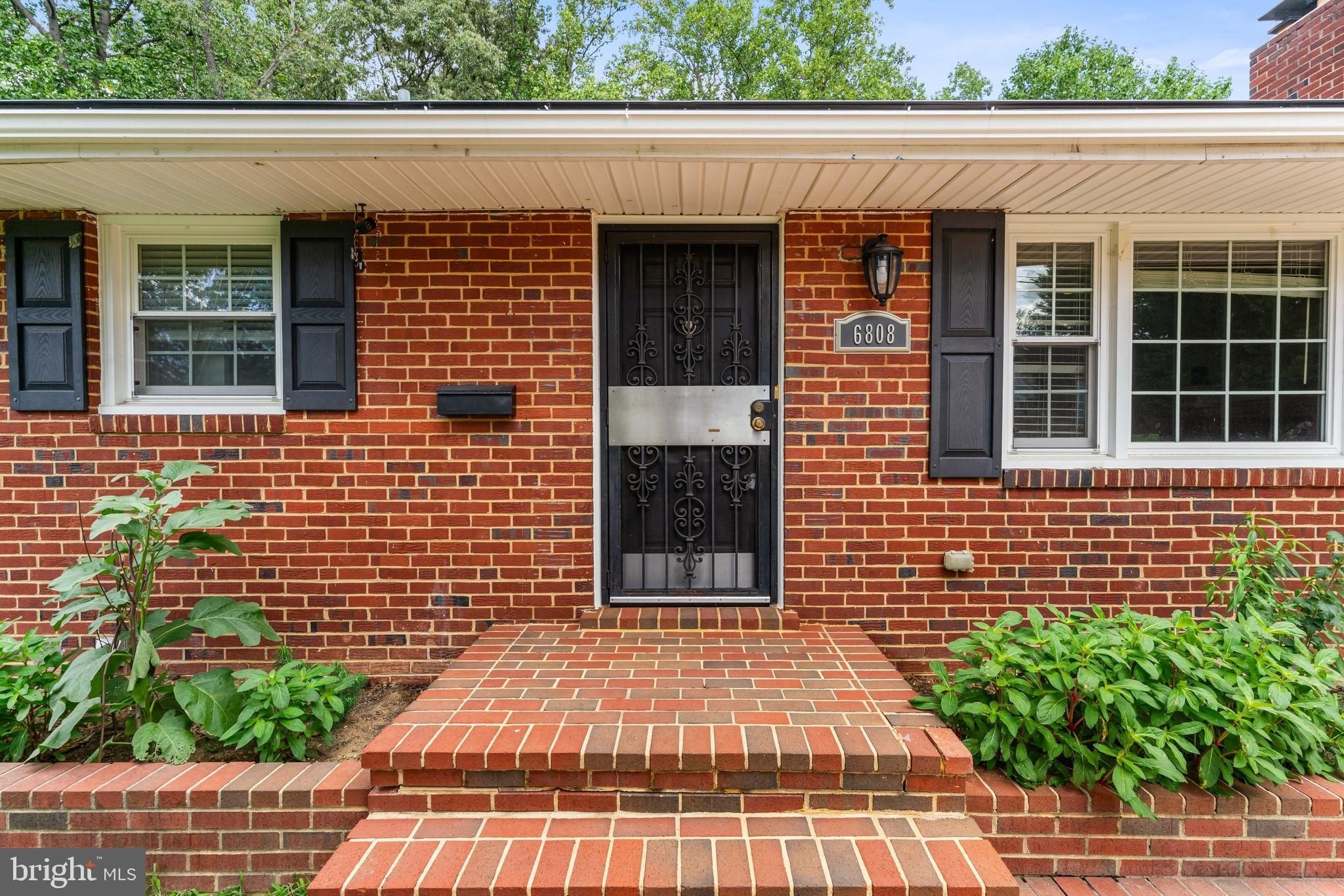 6808 Darby Ln – photo 1