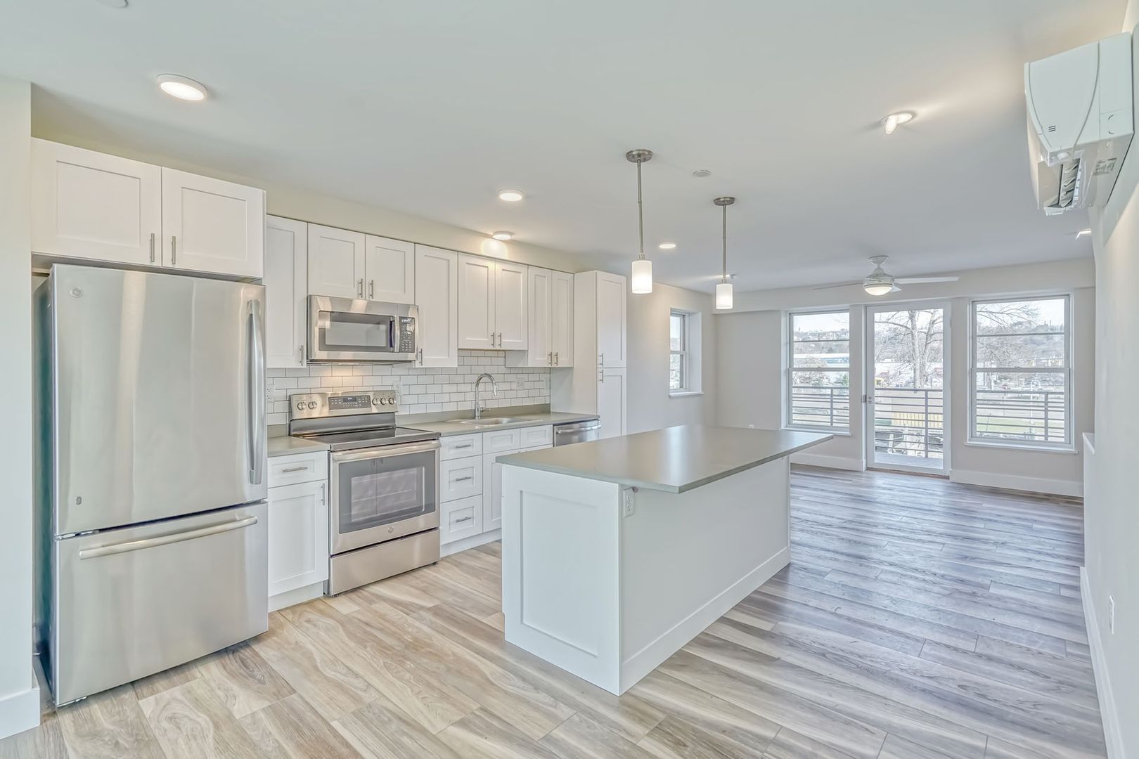 323 Taughannock Boulevard – photo 2