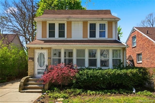 135 N Connecticut Ave – photo 2