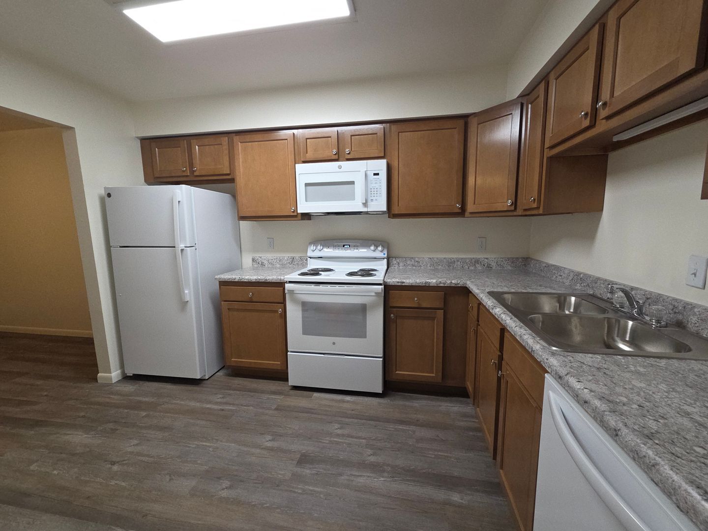 816 W Melrose Ave unit WT0108 – photo 2