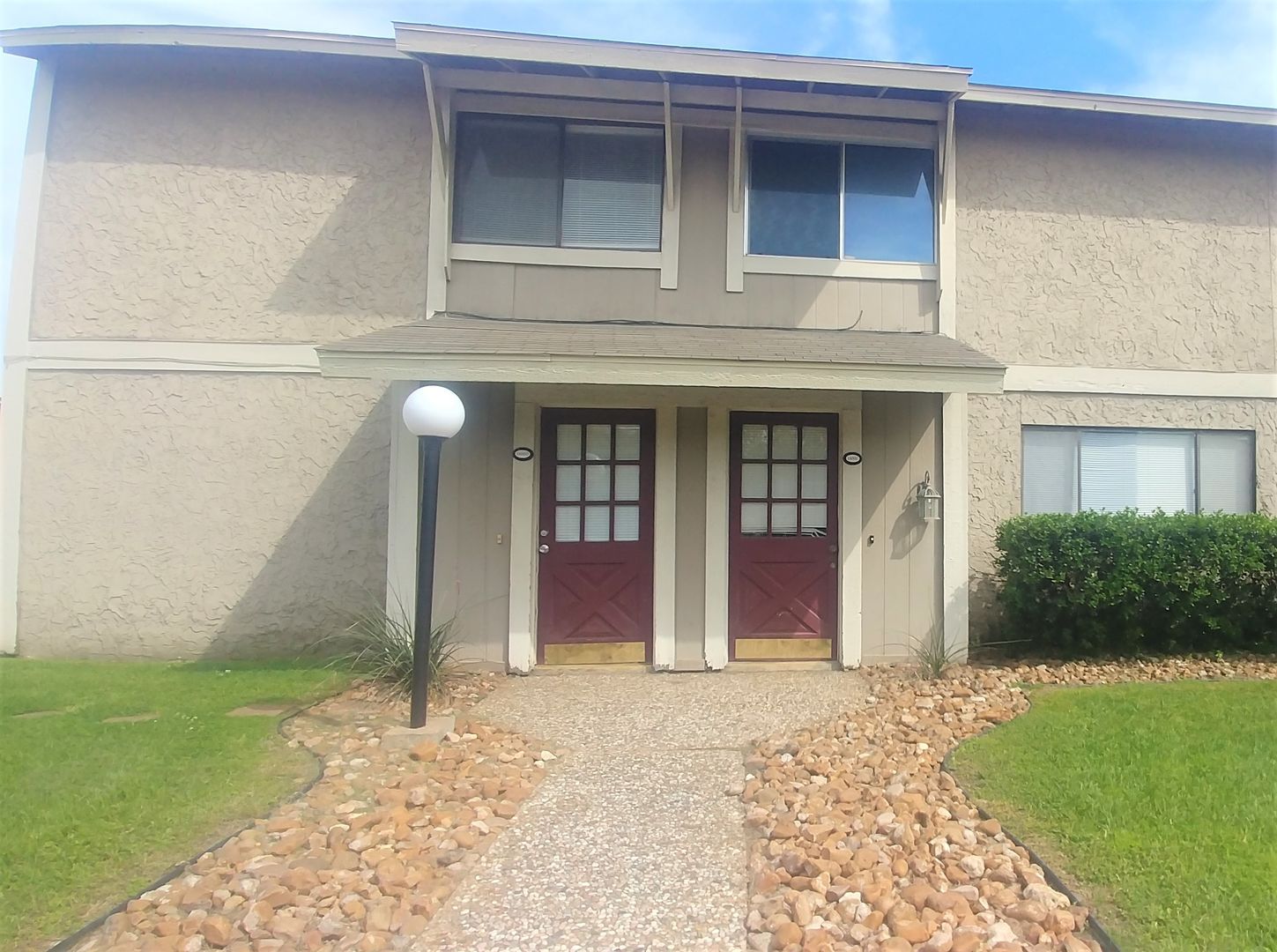 1400 Holleman Dr – photo 1