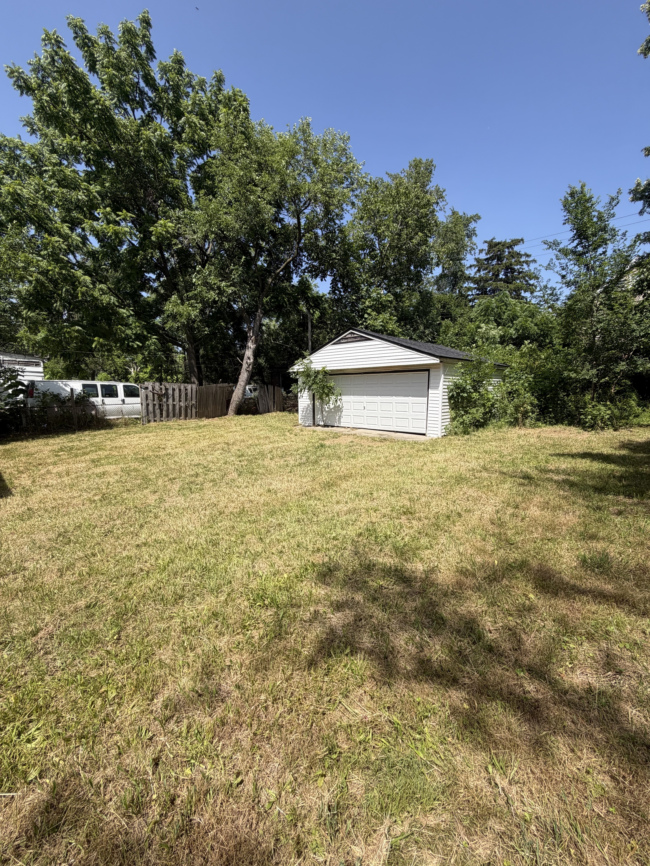 3337 E 130th St – photo 3