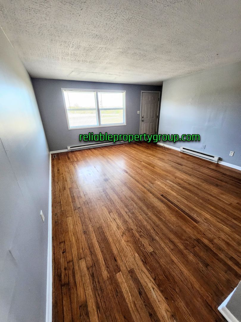 10737 Old Decatur Rd – photo 3