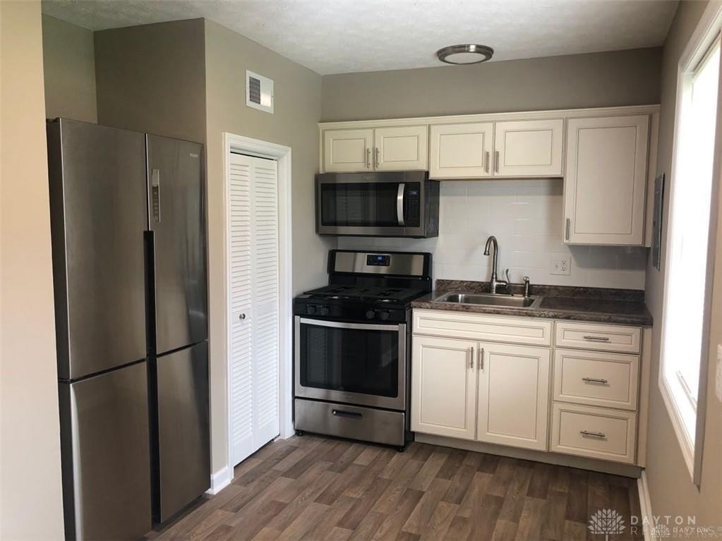 215 South St – photo 5