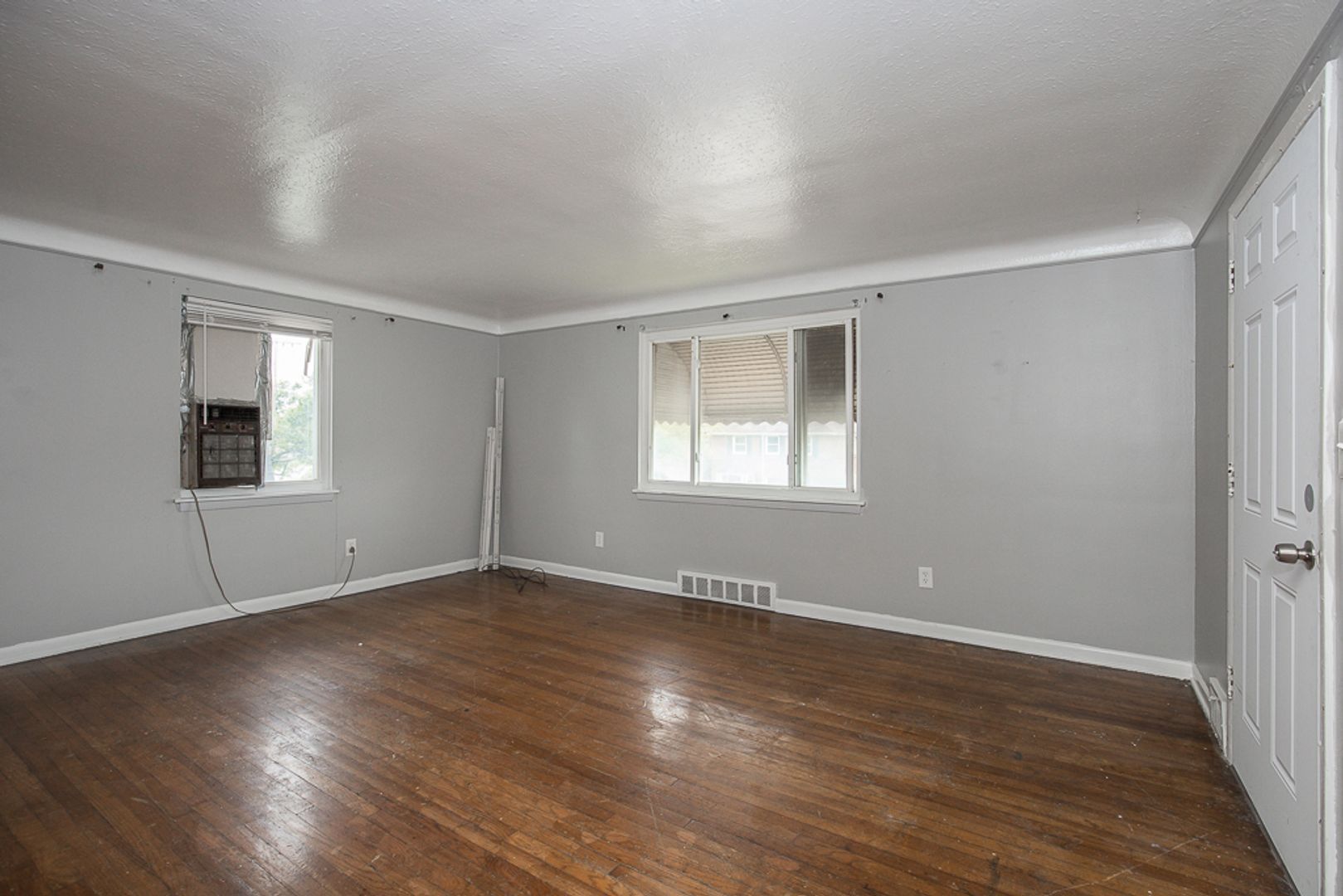 14625 Milverton Rd unit 14625 Milverton Rd UP_ – photo 2