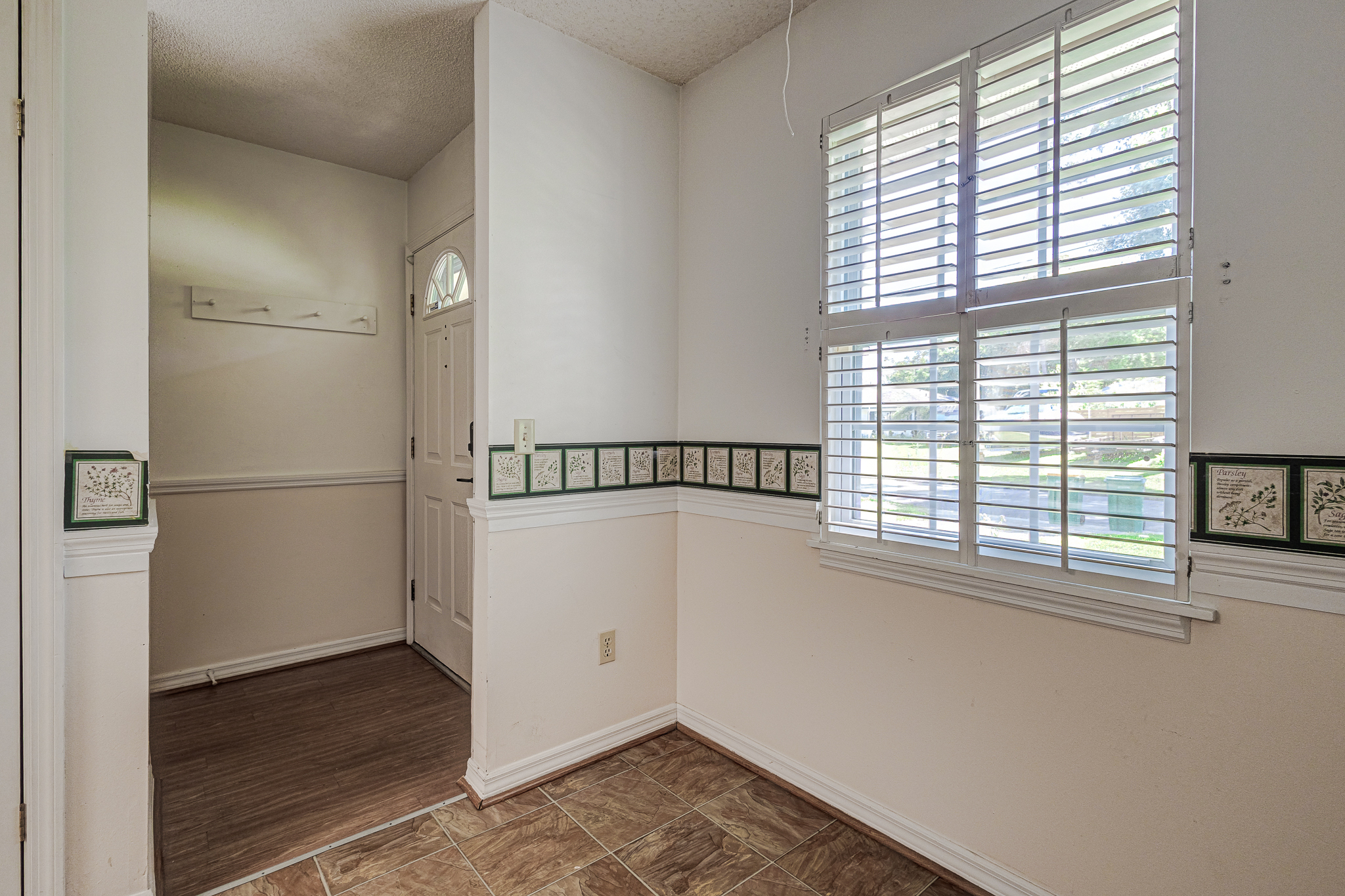 205 N Trout Ave – photo 2