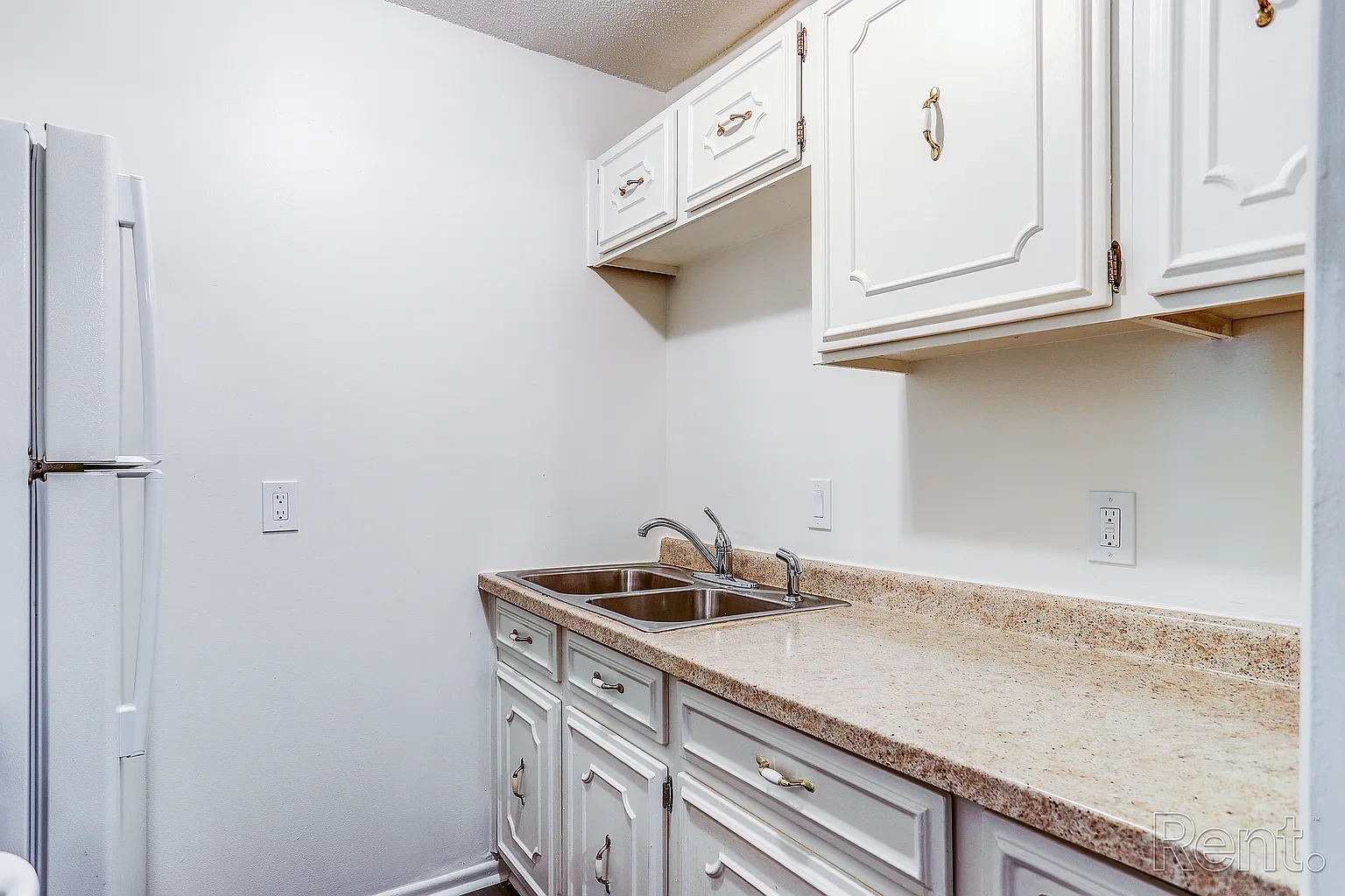 Golfview Apartments – photo 1