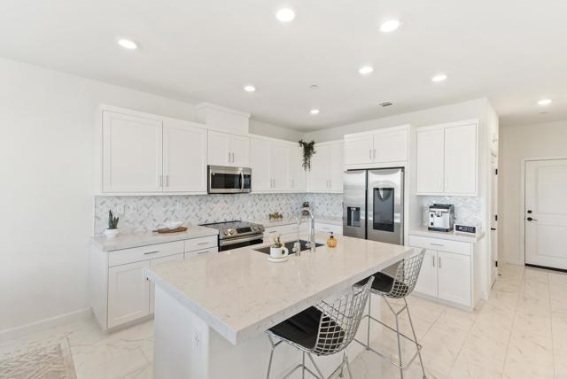 821 Mateo St unit 1 – photo 3