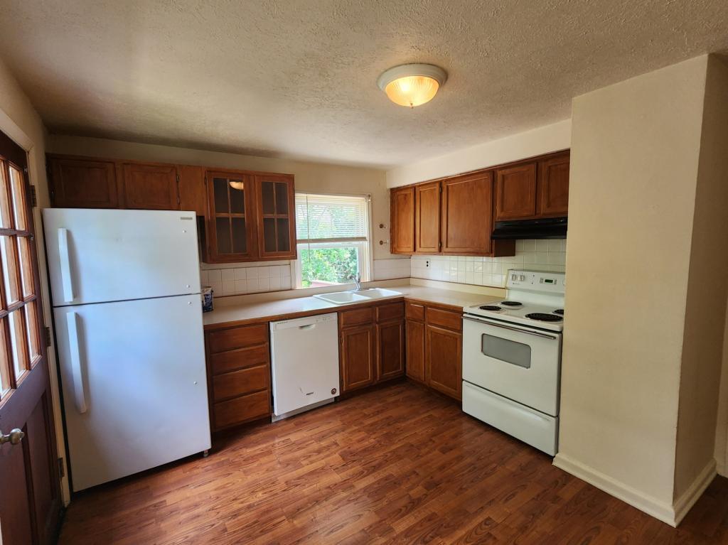 545 Lucas Dr – photo 3