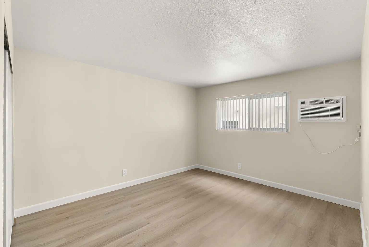 MAGNOLIA WEST APARTMENTS- RIVERSIDE, CA – photo 5