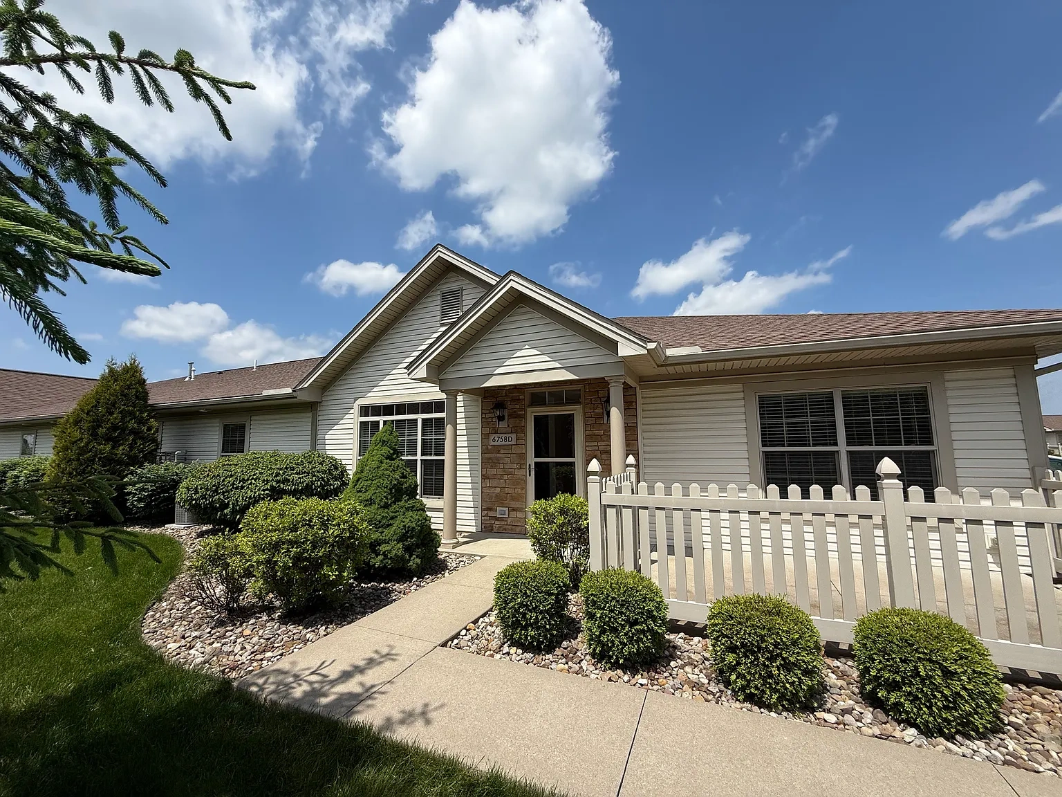 Wales Crossing Apartments – photo 2