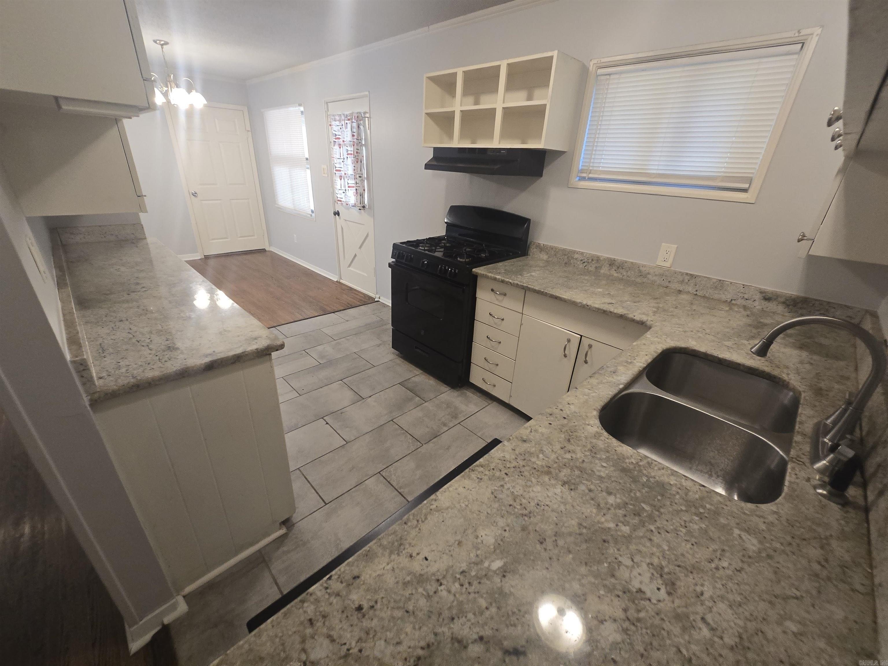 4 Delrose Dr – photo 4