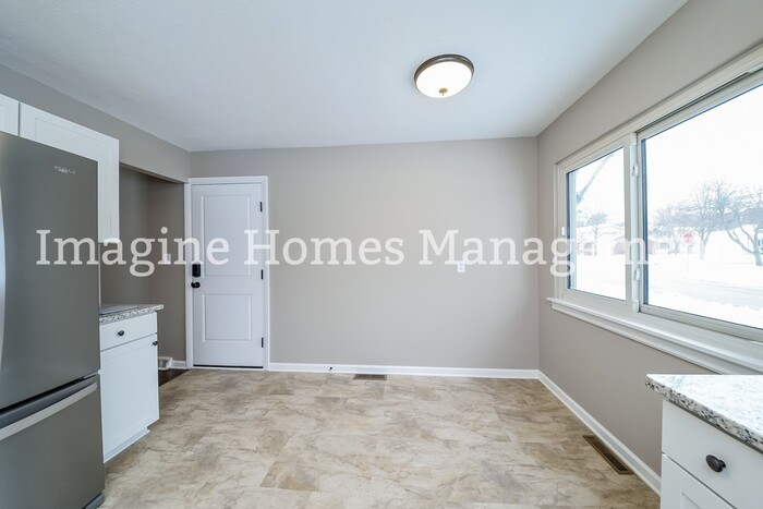 6645 Forest Glen Ave – photo 5