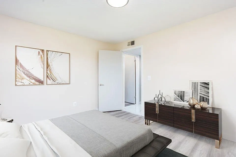 1433 Willard Ave – photo 4