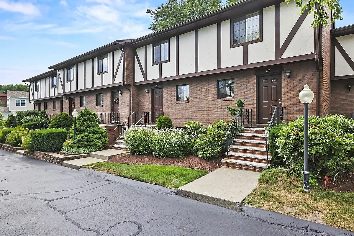 Tudor Glen Village – photo 4