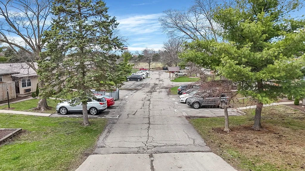 Willow Run Apartments – photo 2