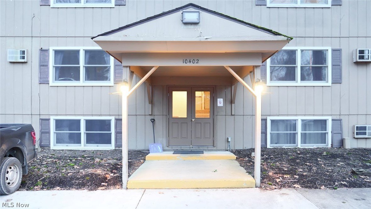 8140 Southwood Dr – photo 1