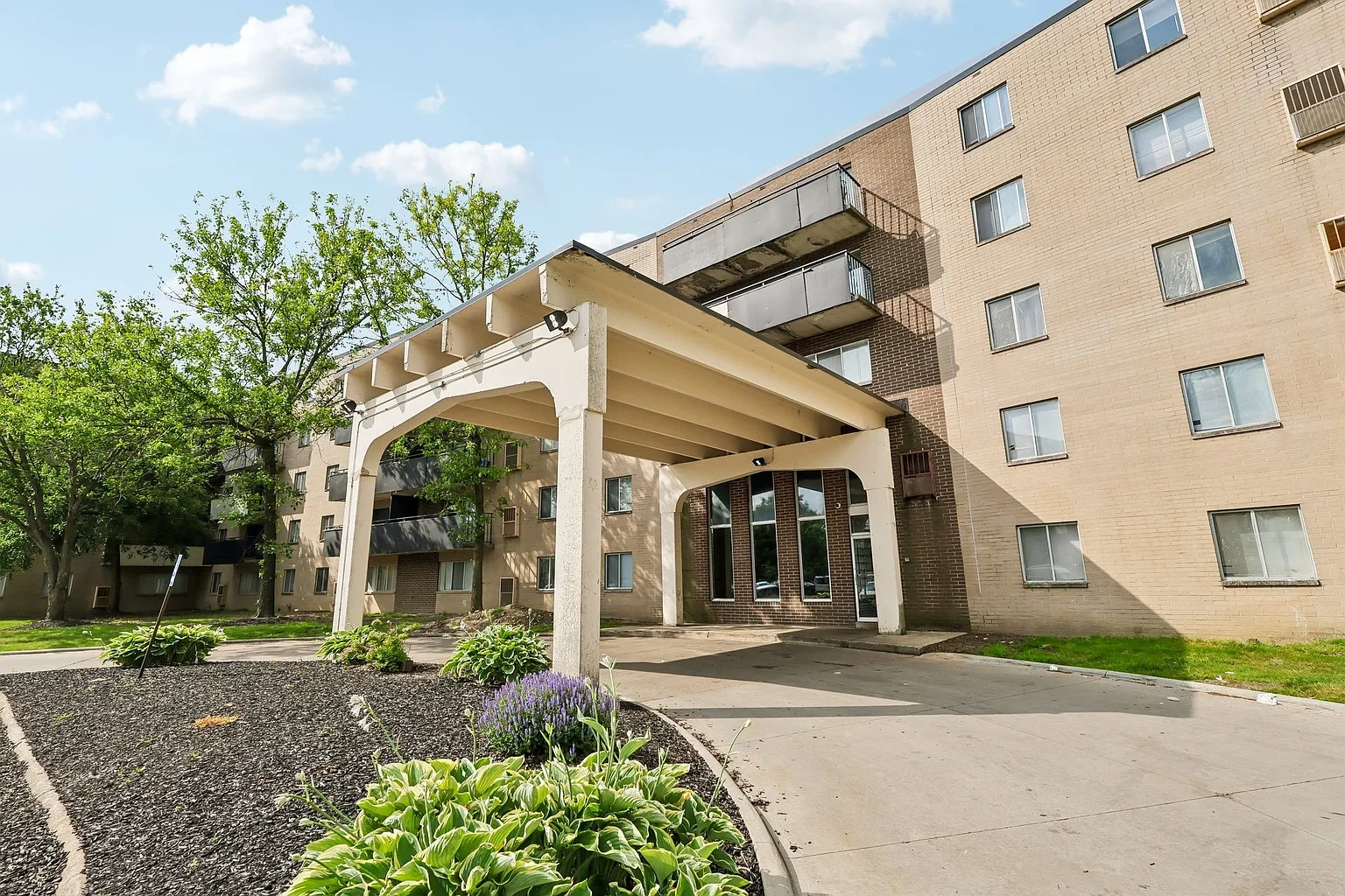 Columbus Park Apartments – photo 2