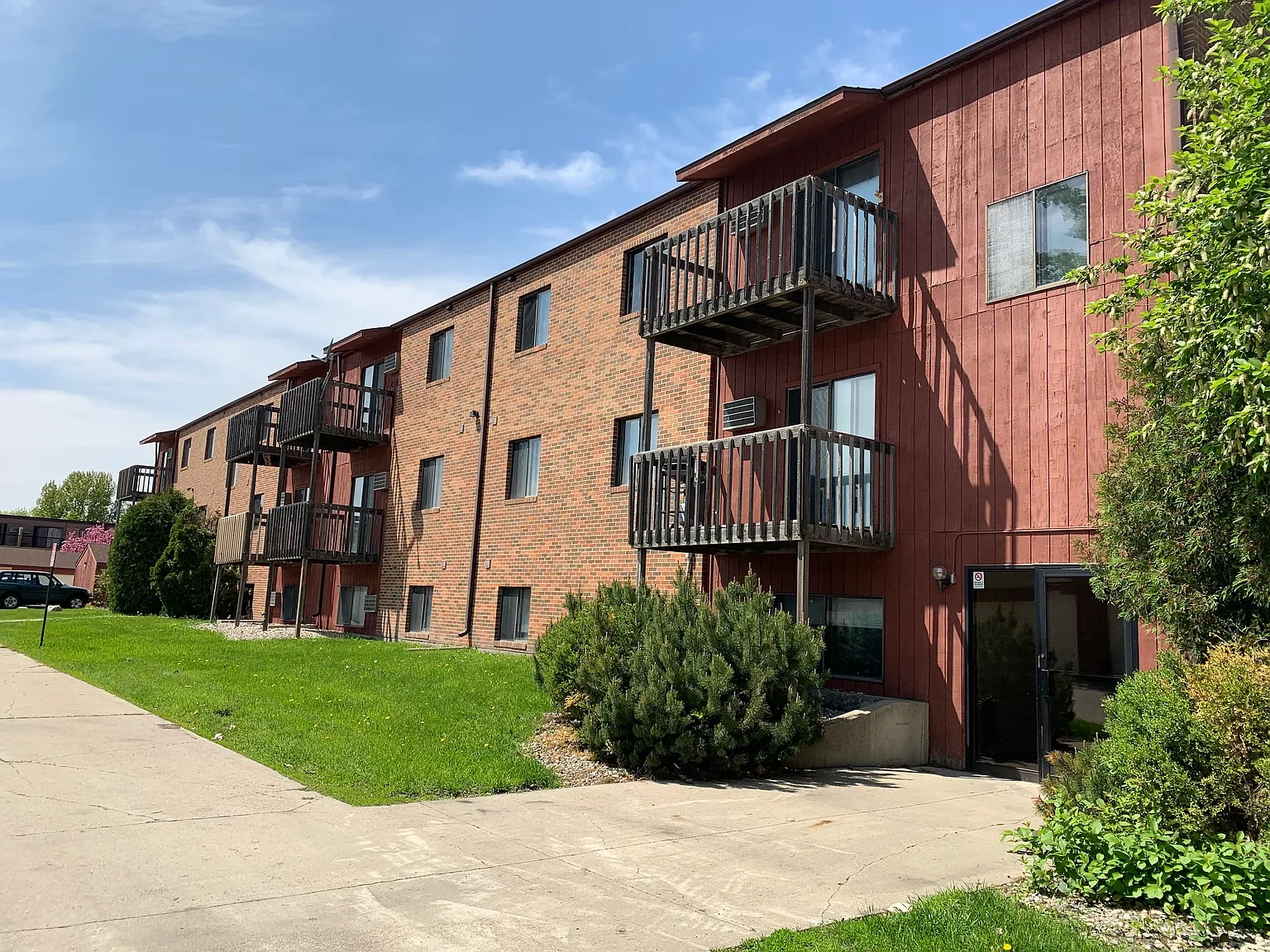 Gatewood Apartments – photo 2
