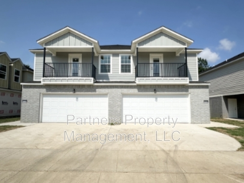 1067 S Benchmark Ln unit 1 – photo 1