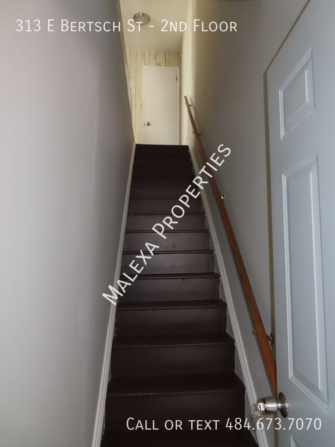 313 E Bertsch St – photo 2