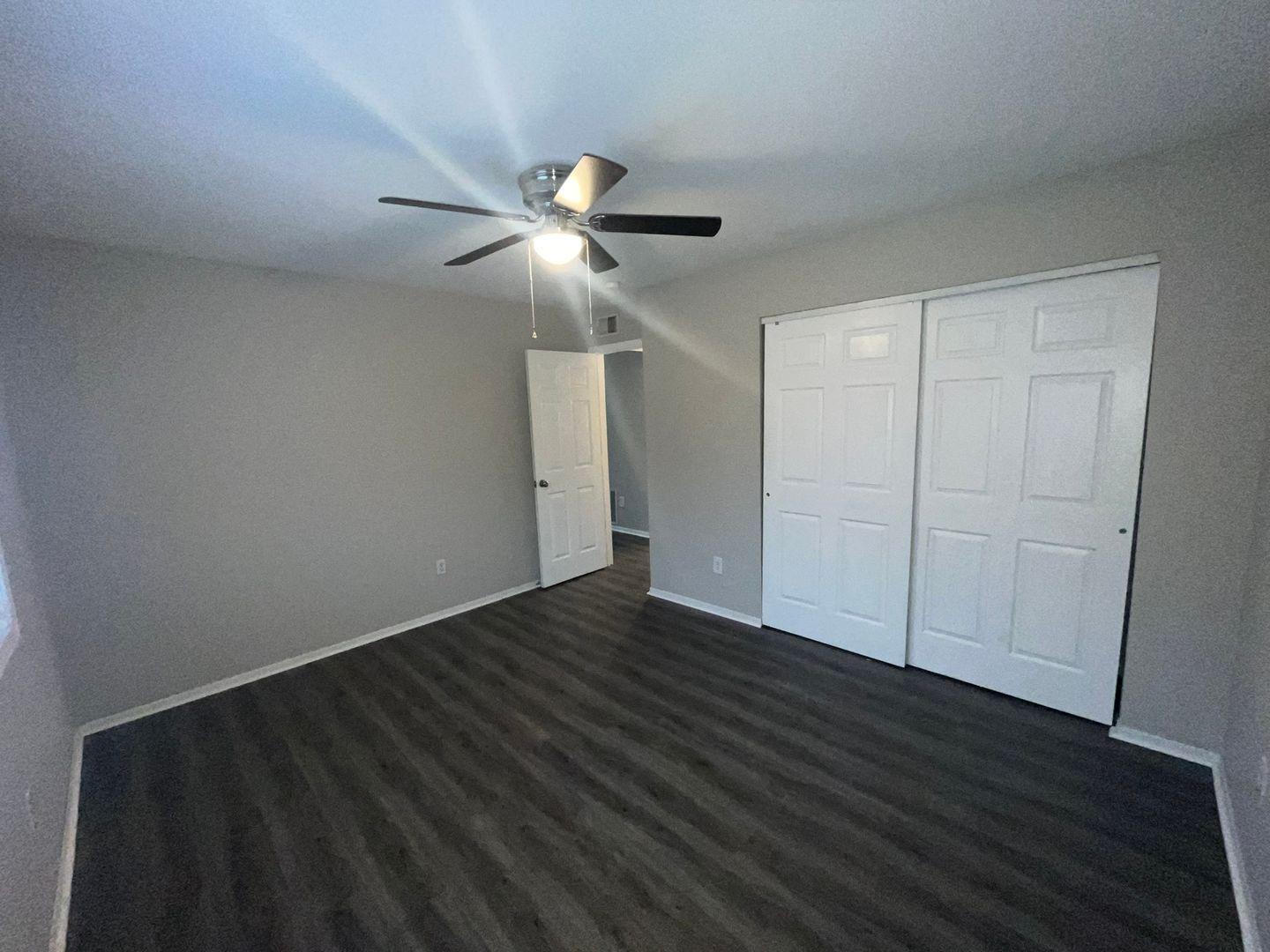 1500 Schiller Ave unit 1500-D – photo 4