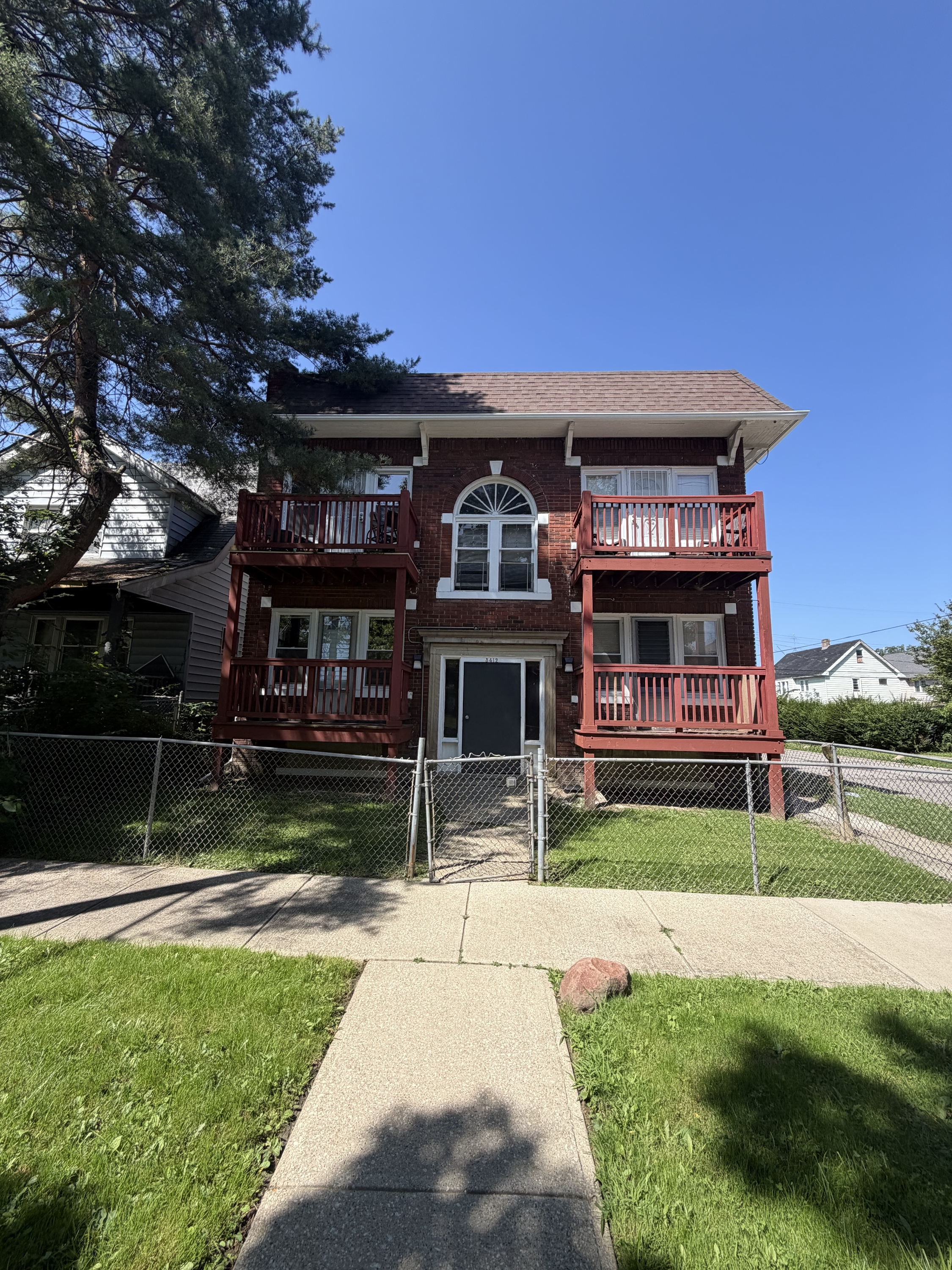 3412 E 147th St unit 2 – photo 1