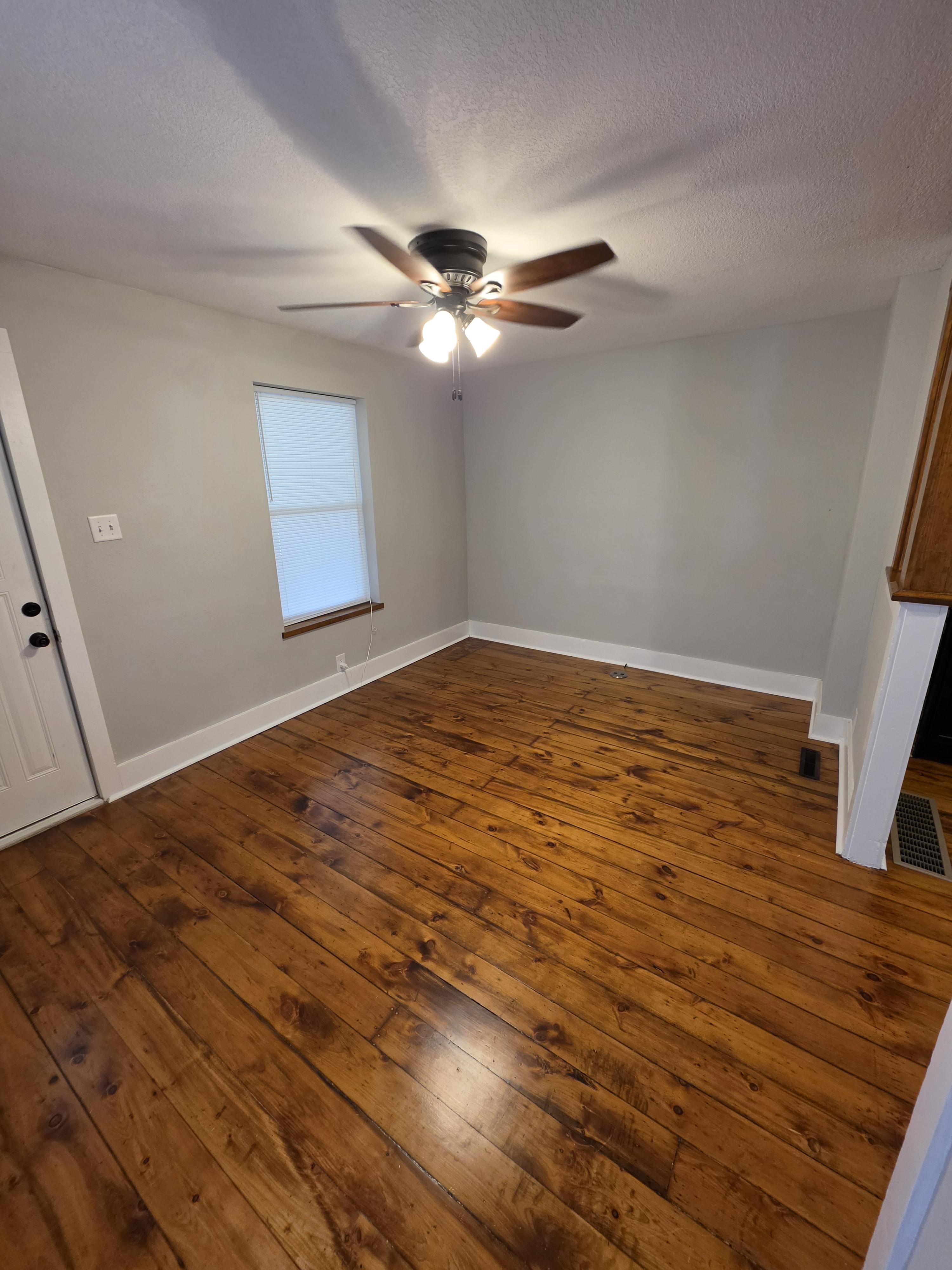 603 E 8th St S – photo 5