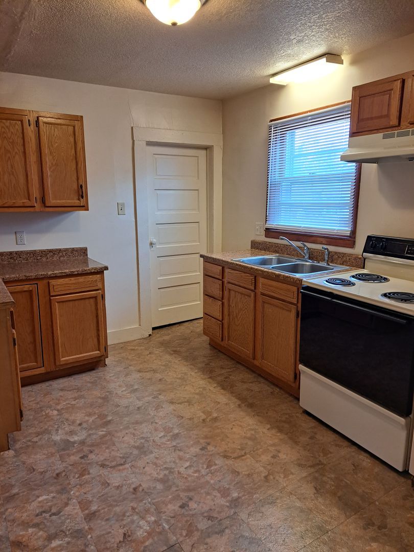 1707 Bayer Ave – photo 5