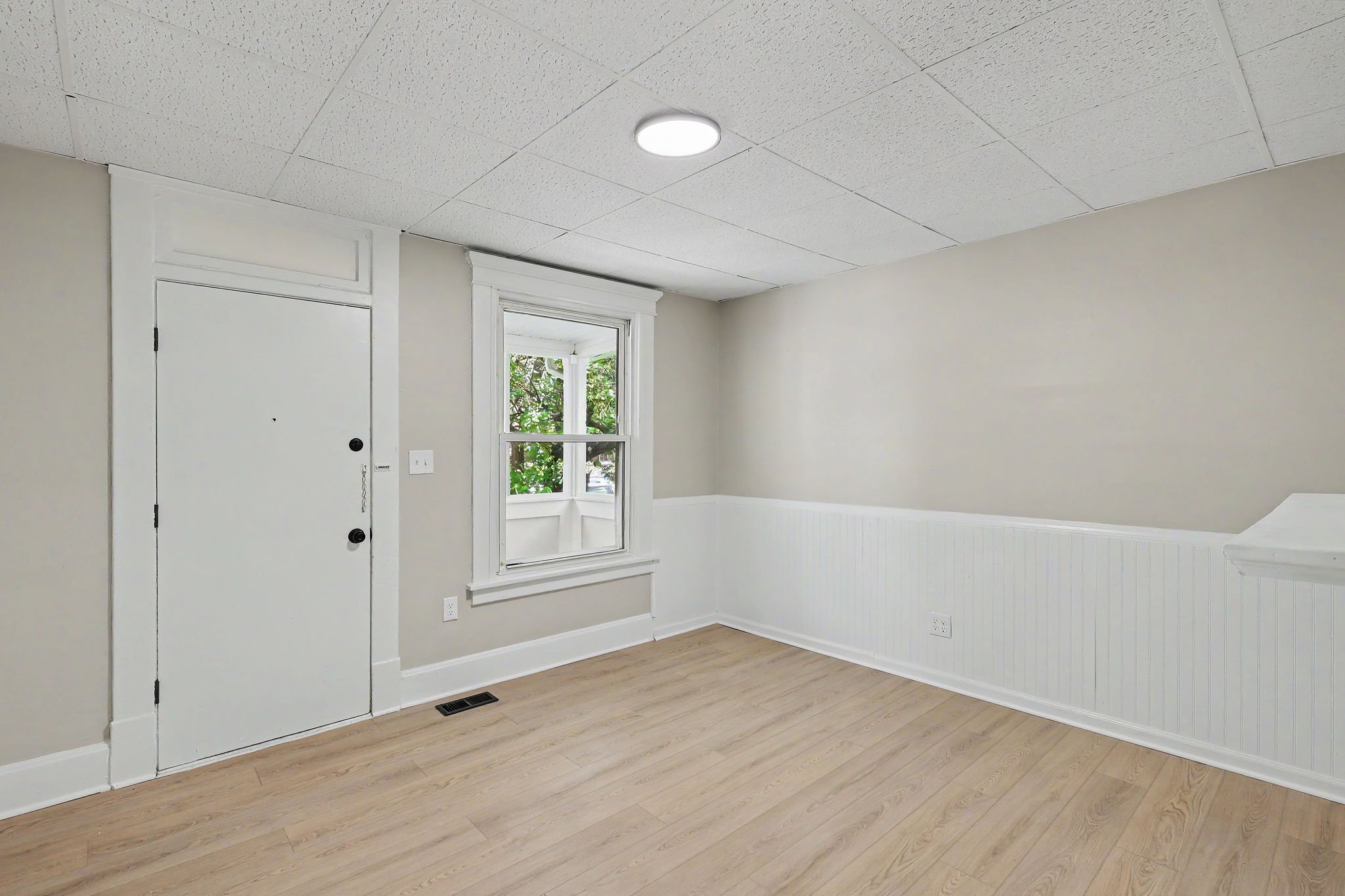 1756 Bruck St – photo 5