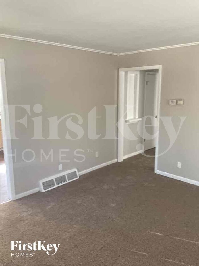 14646 Atlantic Ave – photo 4