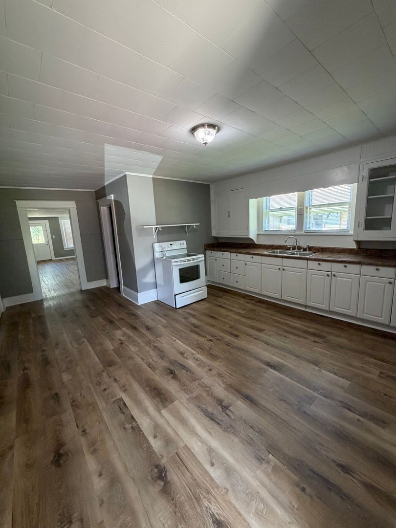 18 S Linden St – photo 3