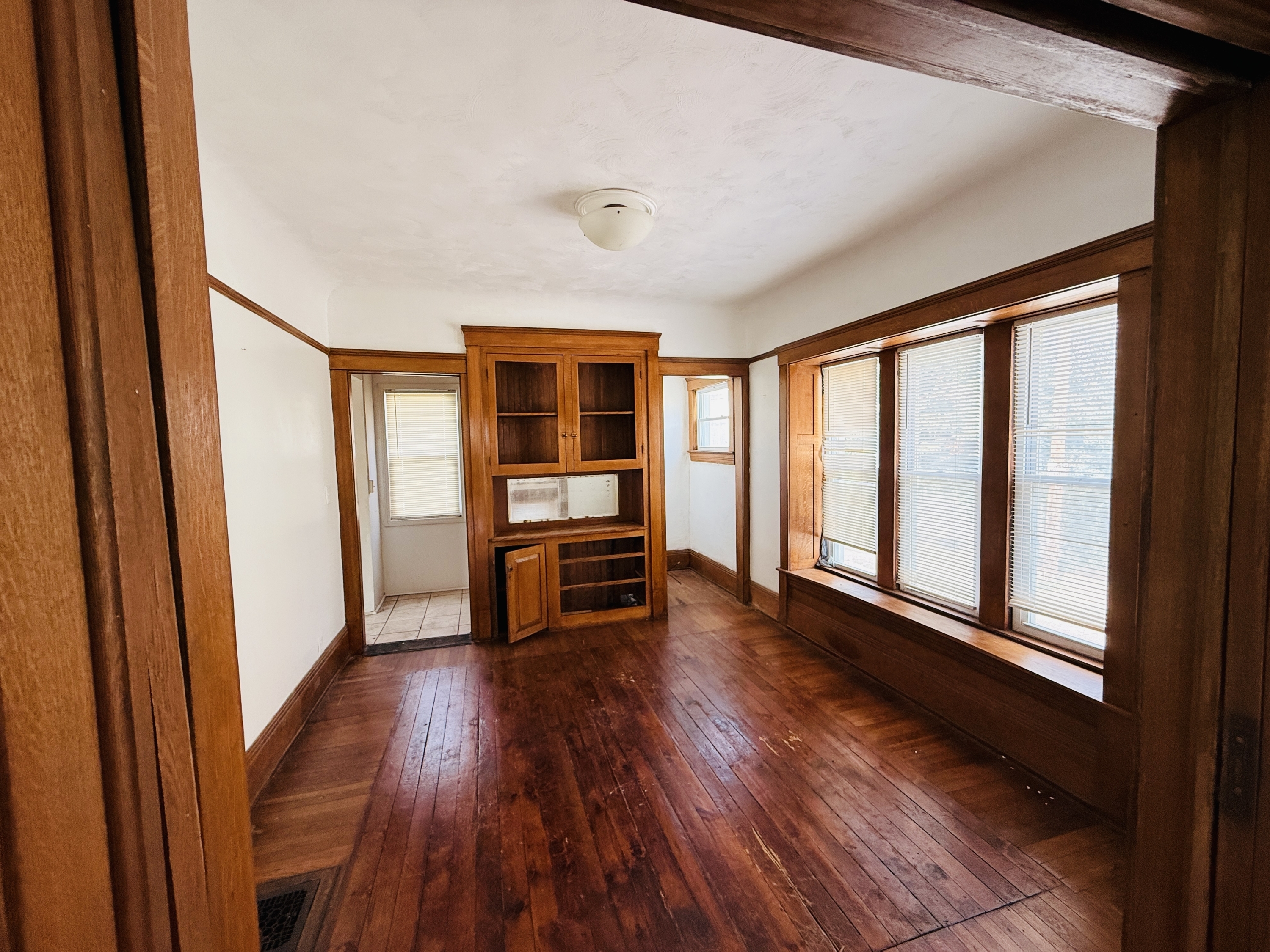 10749 Hull Ave – photo 3