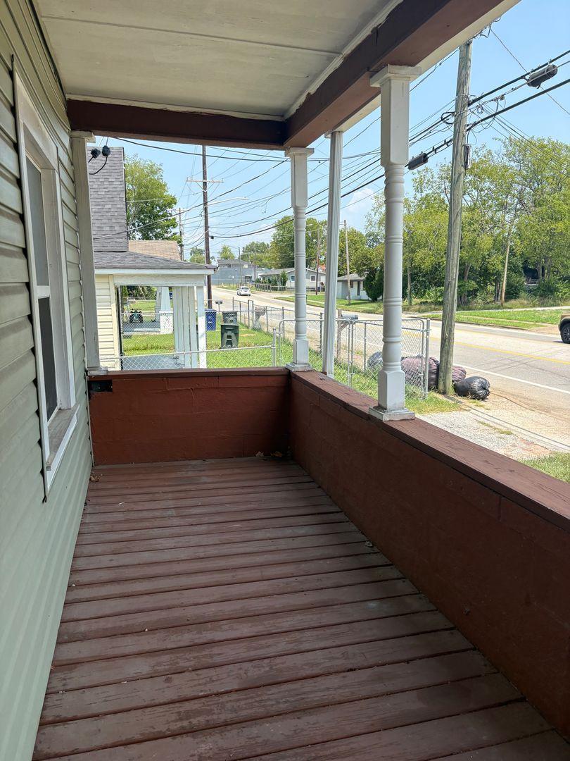 1107 S Willow St – photo 4