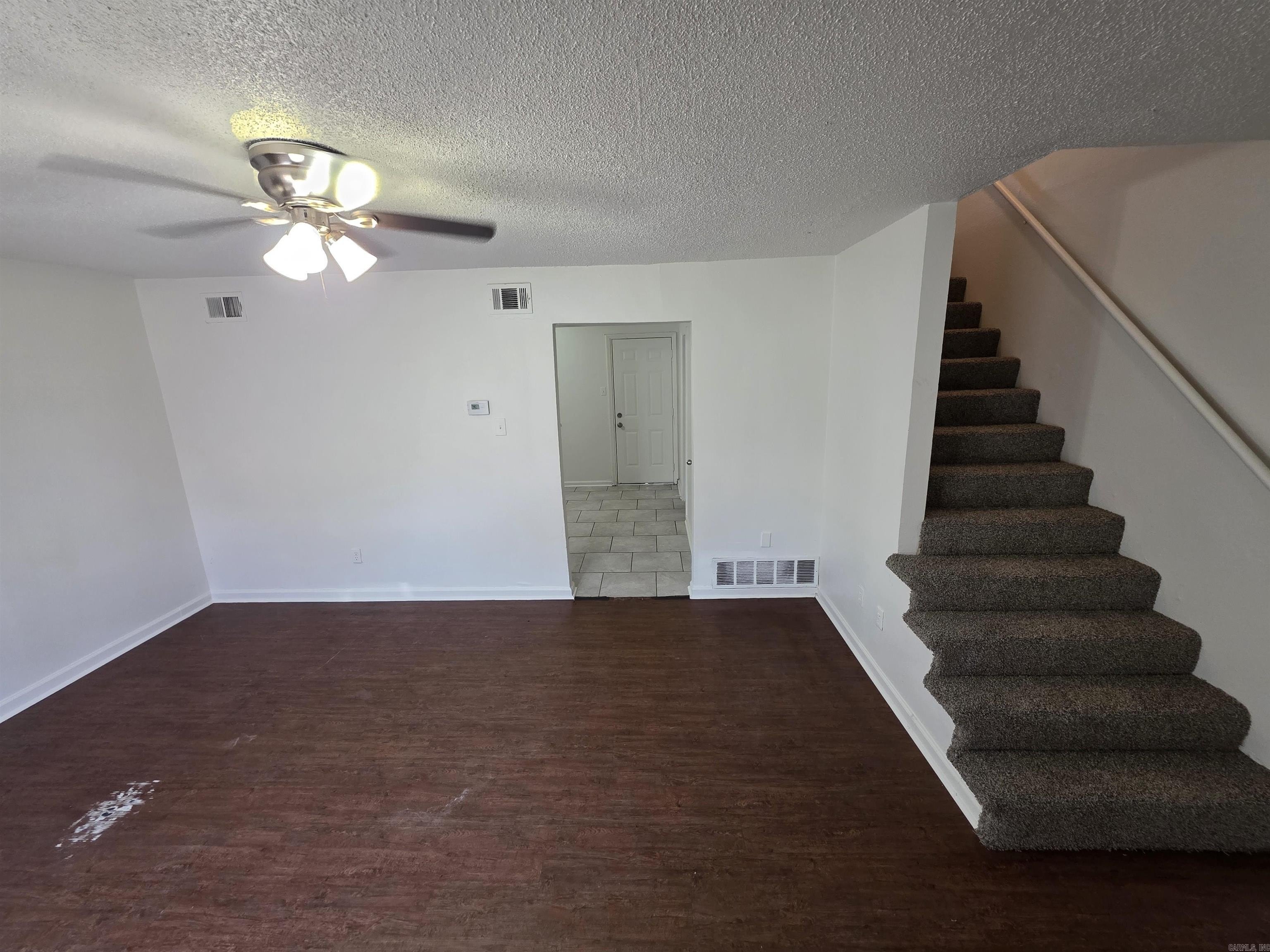 9408 Lew Cir #A – photo 2
