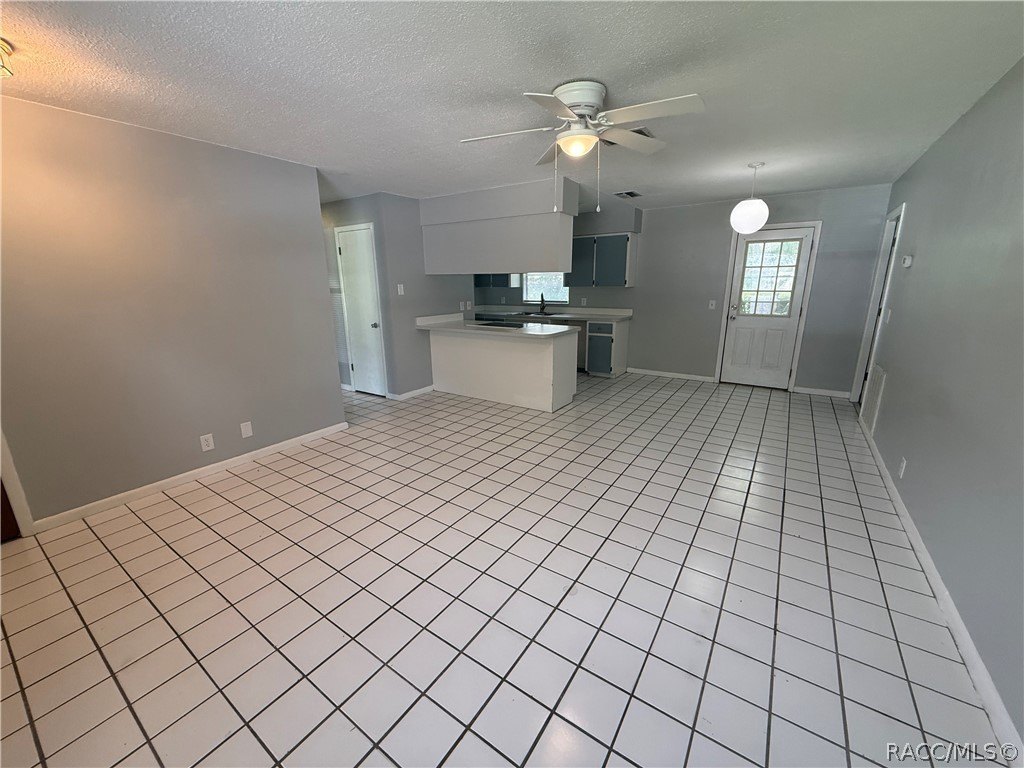 927 Russell Ave – photo 4