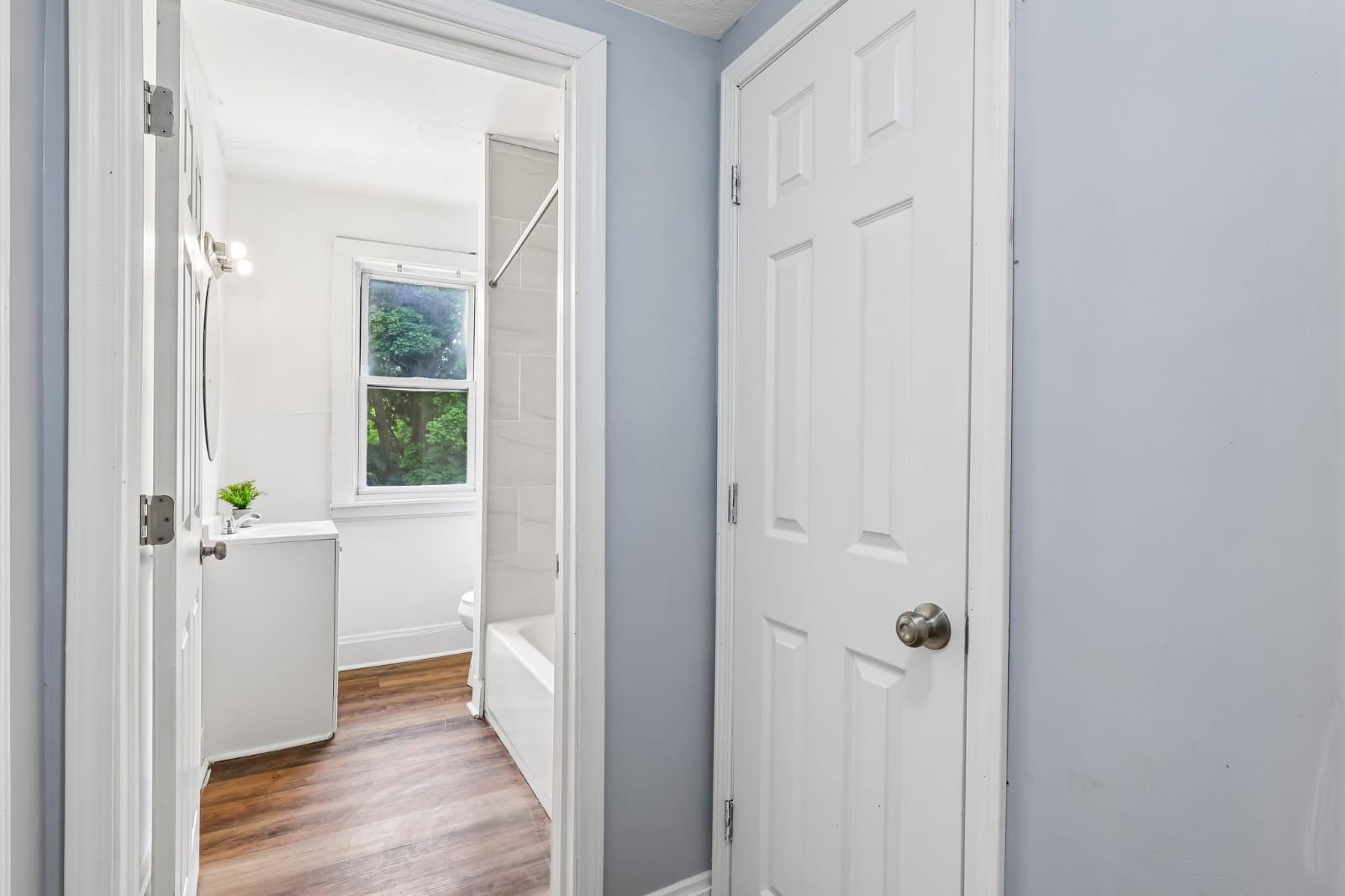 10703 Lee Ave unit 8 – photo 2