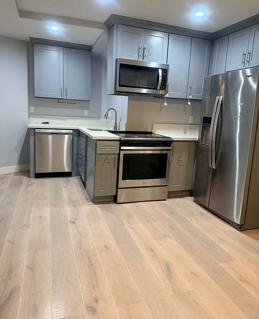 1244 E. 4th Street Apartments – photo 3
