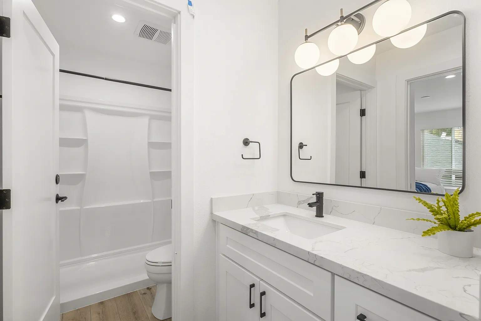 2729 Dwight – photo 5
